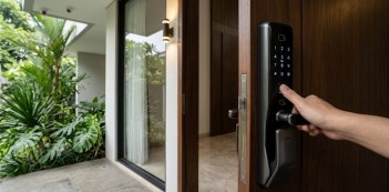 Keamanan Maksimal dan Akses Praktis dengan Smart Door Lock
